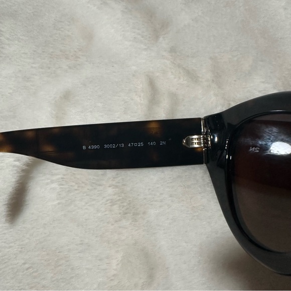 Burberry BE4390 Meadow Tortoise Frame Brown Gradient Lenses Sunglasses $398 - Picture 7 of 8